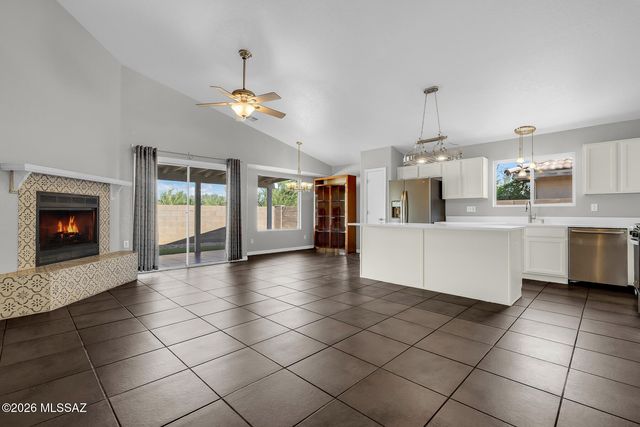 3204 W Vuelta De Los Mineros, Tucson, AZ 85745