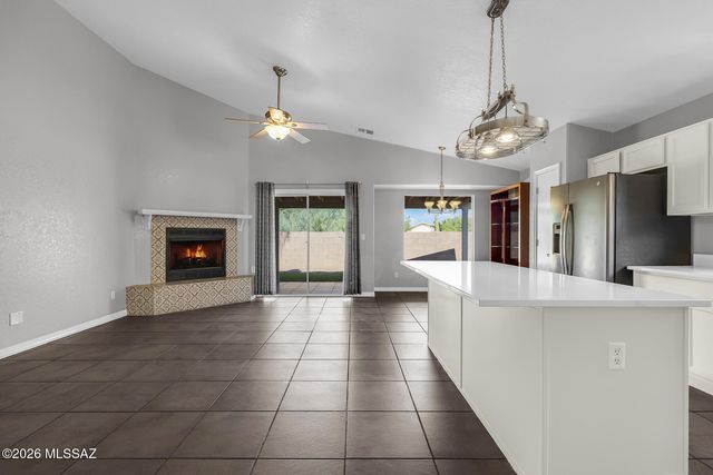 3204 W Vuelta De Los Mineros, Tucson, AZ 85745