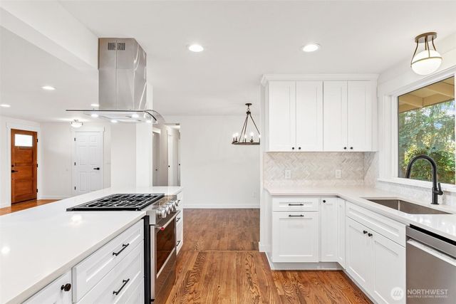 11903 NE 142nd Place, Kirkland, WA 98034