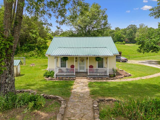 2665 Center Point Rd, Pulaski, TN 38478