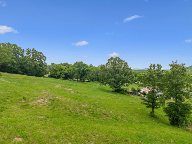 2665 Center Point Rd, Pulaski, TN 38478