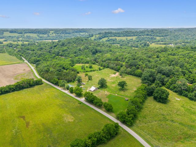 2665 Center Point Rd, Pulaski, TN 38478