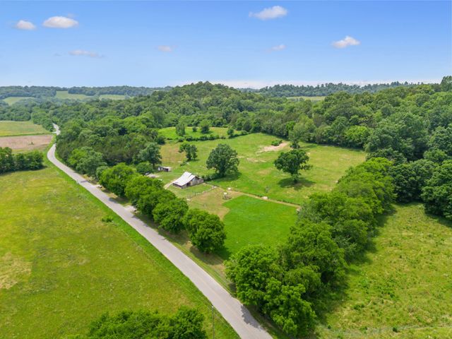2665 Center Point Rd, Pulaski, TN 38478