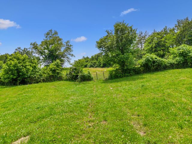 2665 Center Point Rd, Pulaski, TN 38478