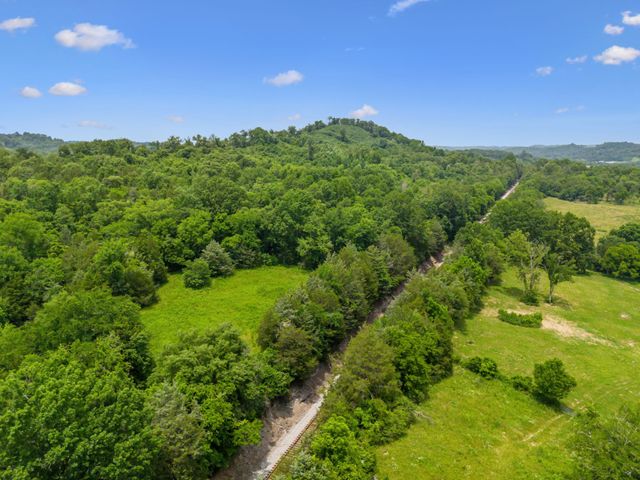 2665 Center Point Rd, Pulaski, TN 38478