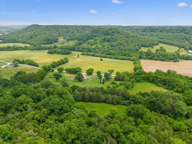 2665 Center Point Rd, Pulaski, TN 38478