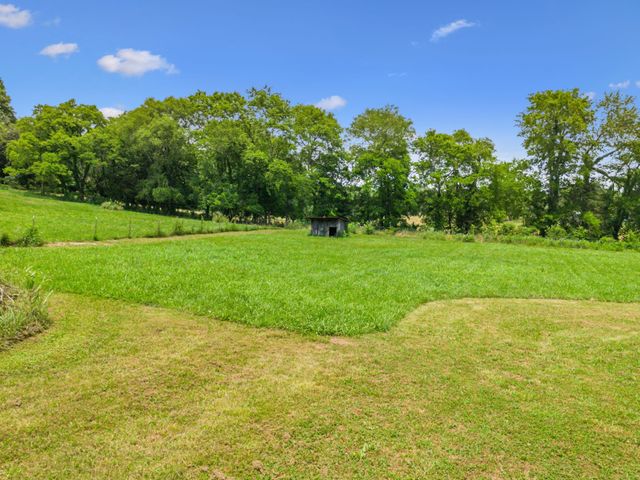 2665 Center Point Rd, Pulaski, TN 38478