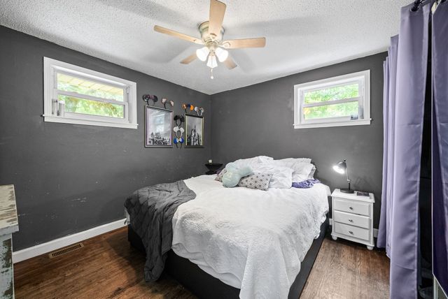 1011 Issac Clifton Rd, Chapmansboro, TN 37035