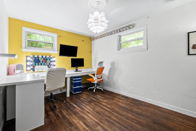1011 Issac Clifton Rd, Chapmansboro, TN 37035