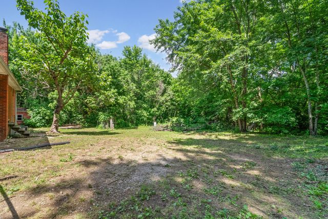 1011 Issac Clifton Rd, Chapmansboro, TN 37035
