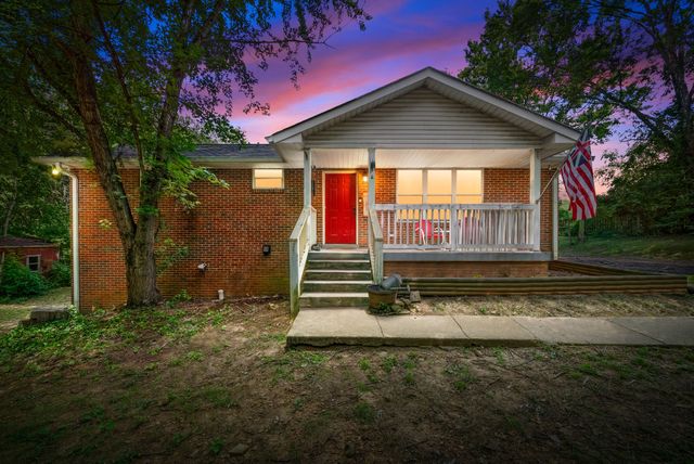1011 Issac Clifton Rd, Chapmansboro, TN 37035