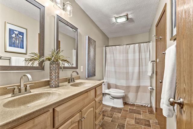 5621 Pompano Drive, Minnetonka, MN 55343