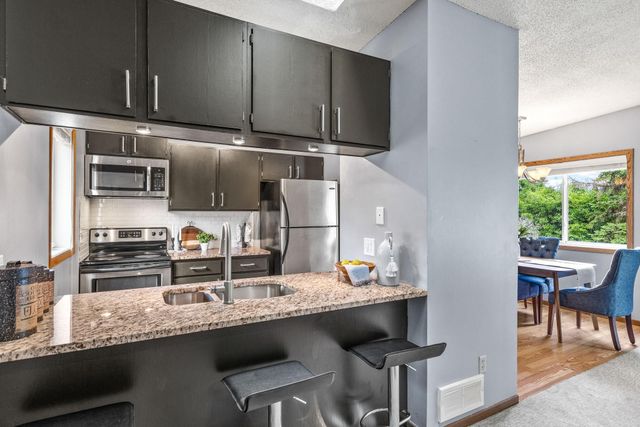 5621 Pompano Drive, Minnetonka, MN 55343