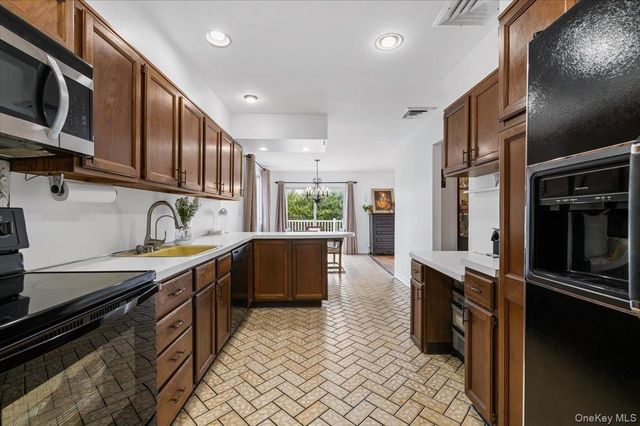 960 Cliffside Avenue, North Woodmere, NY 11581