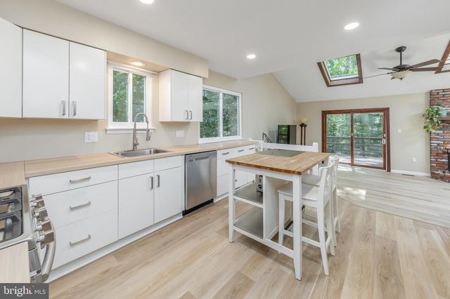 1739 PAINE CT, Blackwood, NJ 08012