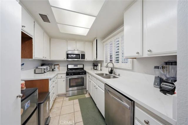 10452 W Briar Oaks, Stanton, CA 90680