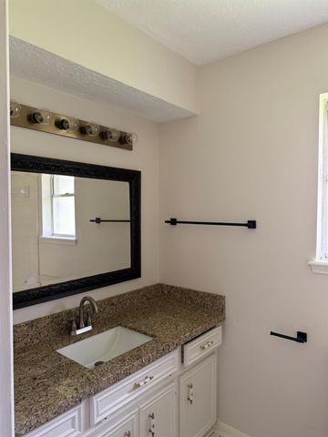 515 Tresvant Drive, Houston, TX 77598