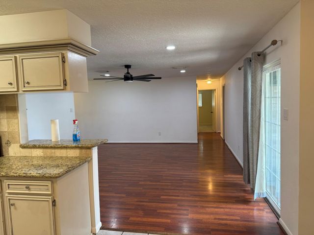 515 Tresvant Drive, Houston, TX 77598