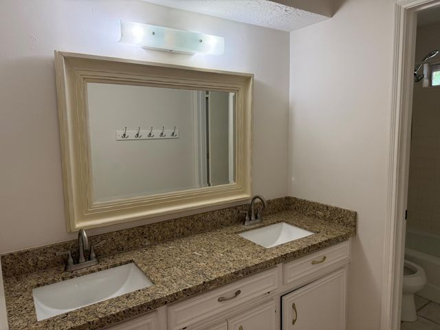 515 Tresvant Drive, Houston, TX 77598