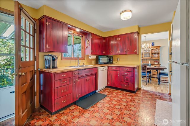 3608 65th Ave W, University Place, WA 98466