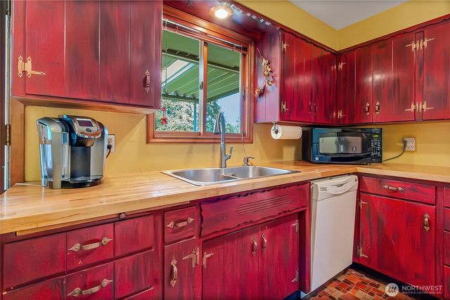 3608 65th Ave W, University Place, WA 98466
