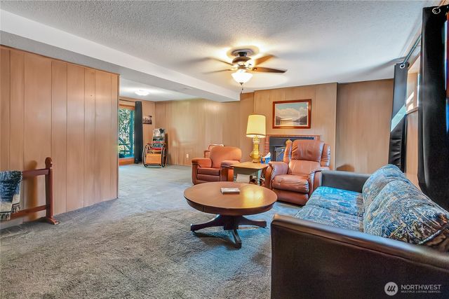 3608 65th Ave W, University Place, WA 98466