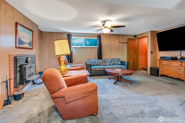 3608 65th Ave W, University Place, WA 98466