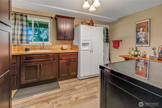 3608 65th Ave W, University Place, WA 98466