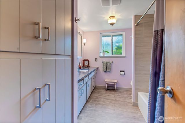 3608 65th Ave W, University Place, WA 98466