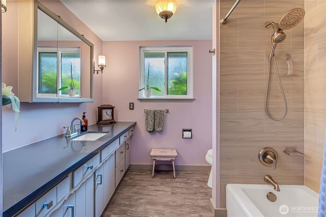 3608 65th Ave W, University Place, WA 98466