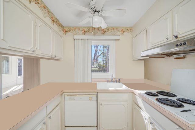 22 Bucknell Lane, Stony Brook, NY 11790