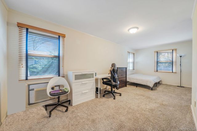 22 Bucknell Lane, Stony Brook, NY 11790