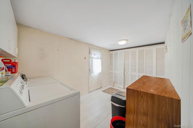 22 Bucknell Lane, Stony Brook, NY 11790