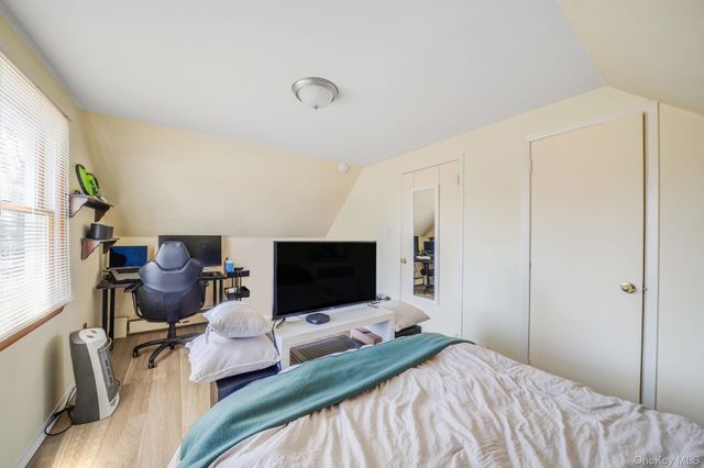 22 Bucknell Lane, Stony Brook, NY 11790