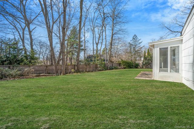 22 Bucknell Lane, Stony Brook, NY 11790