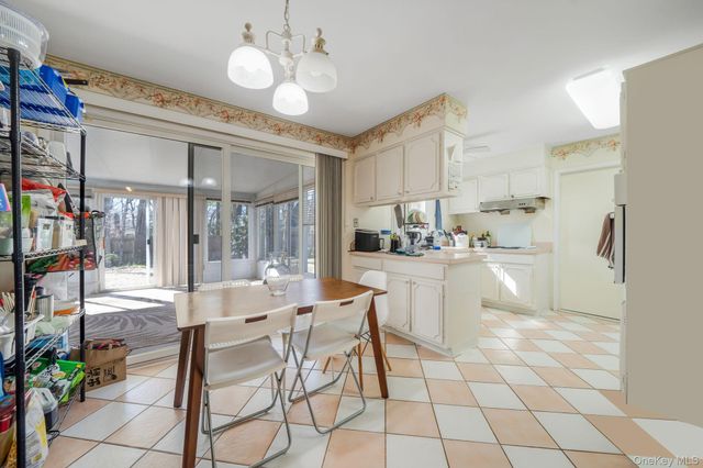 22 Bucknell Lane, Stony Brook, NY 11790