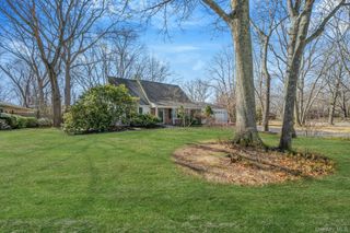 22 Bucknell Lane, Stony Brook, NY 11790