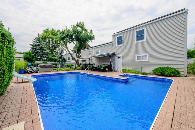 262 Rose Street, Massapequa Park, NY 11762