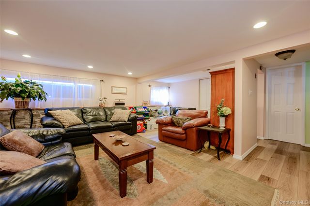 262 Rose Street, Massapequa Park, NY 11762