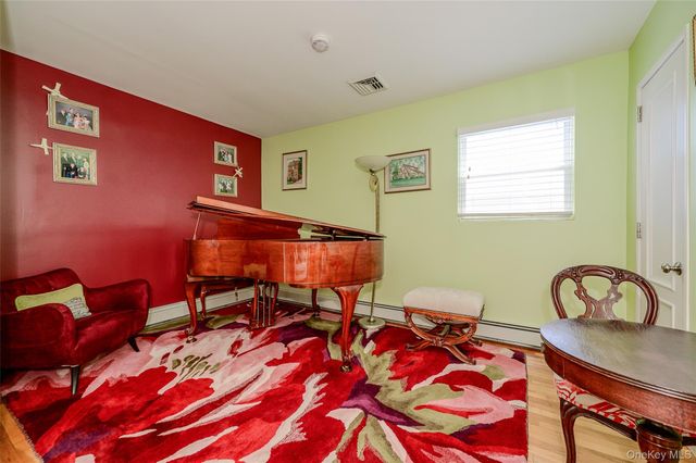 262 Rose Street, Massapequa Park, NY 11762