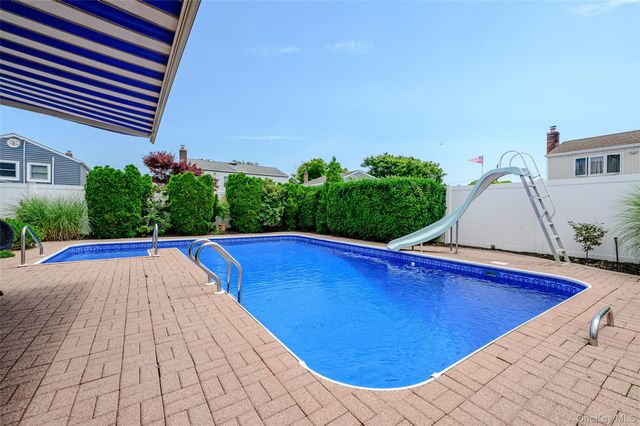 262 Rose Street, Massapequa Park, NY 11762
