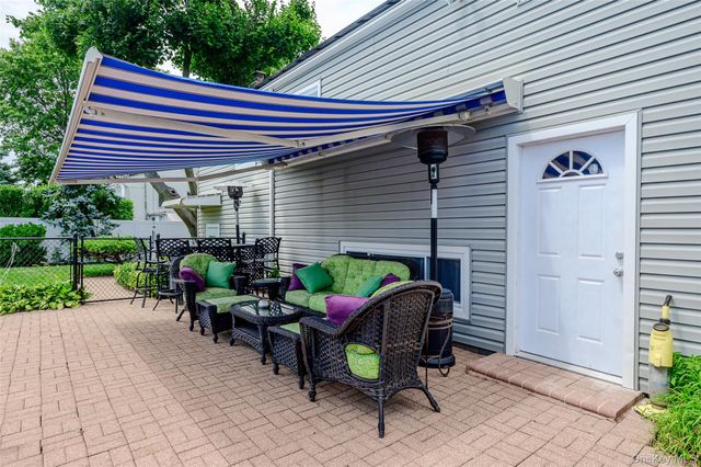 262 Rose Street, Massapequa Park, NY 11762