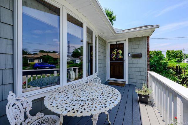 262 Rose Street, Massapequa Park, NY 11762