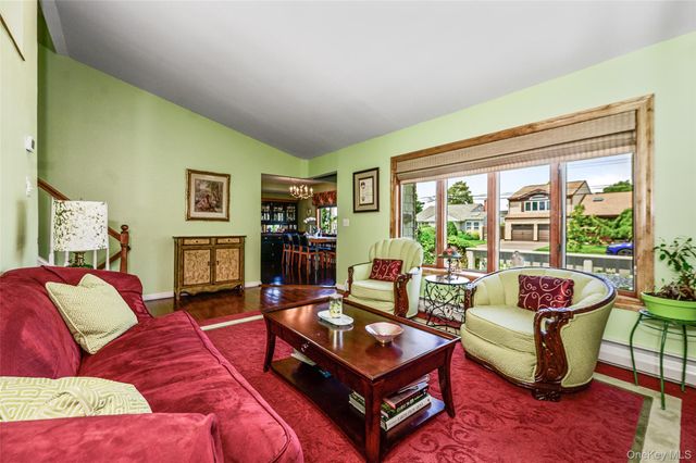 262 Rose Street, Massapequa Park, NY 11762