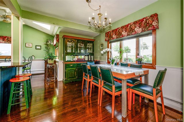 262 Rose Street, Massapequa Park, NY 11762