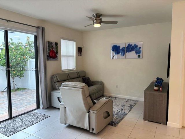 3350 W 112th St, Hialeah, FL 33018