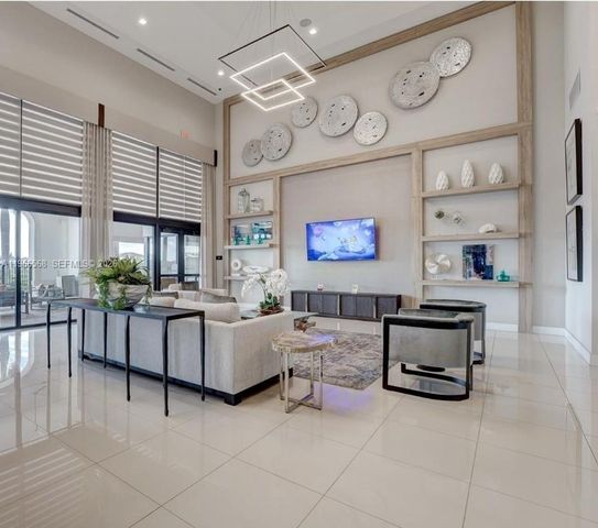 3350 W 112th St, Hialeah, FL 33018