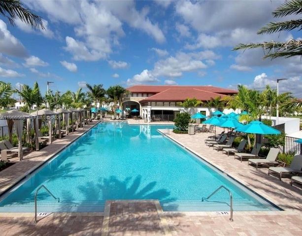 3350 W 112th St, Hialeah, FL 33018