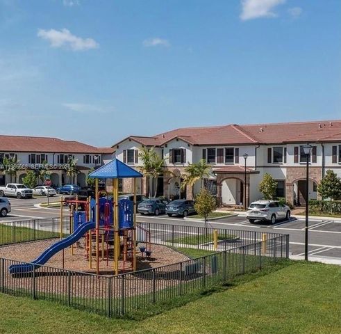 3350 W 112th St, Hialeah, FL 33018