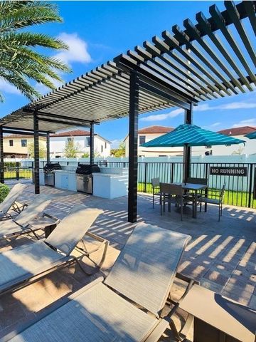 3350 W 112th St, Hialeah, FL 33018